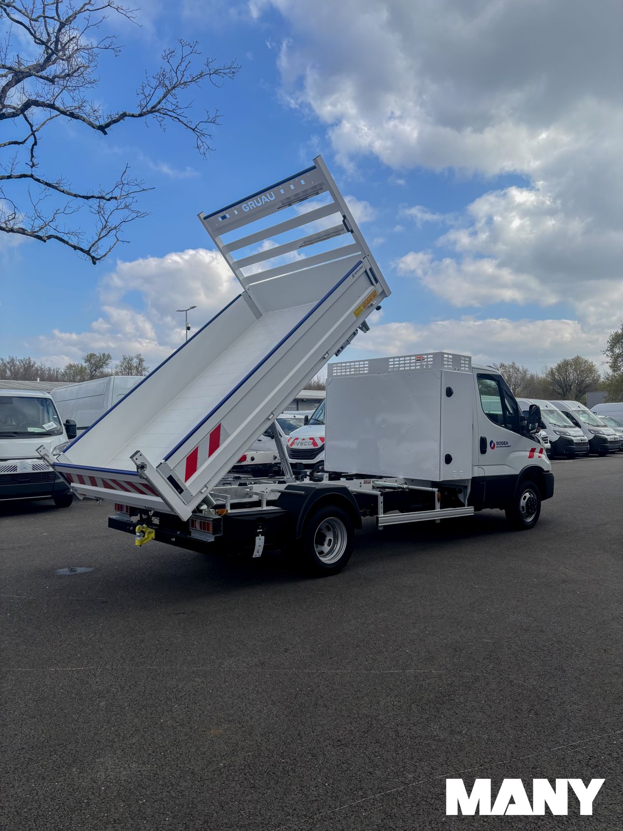 Benne basculante aménagée, produits carrossés MANY